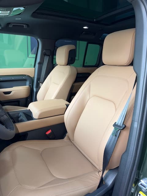 Land Rover Defender 2026