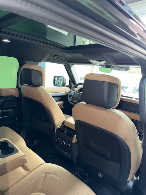 Land Rover Defender 2026