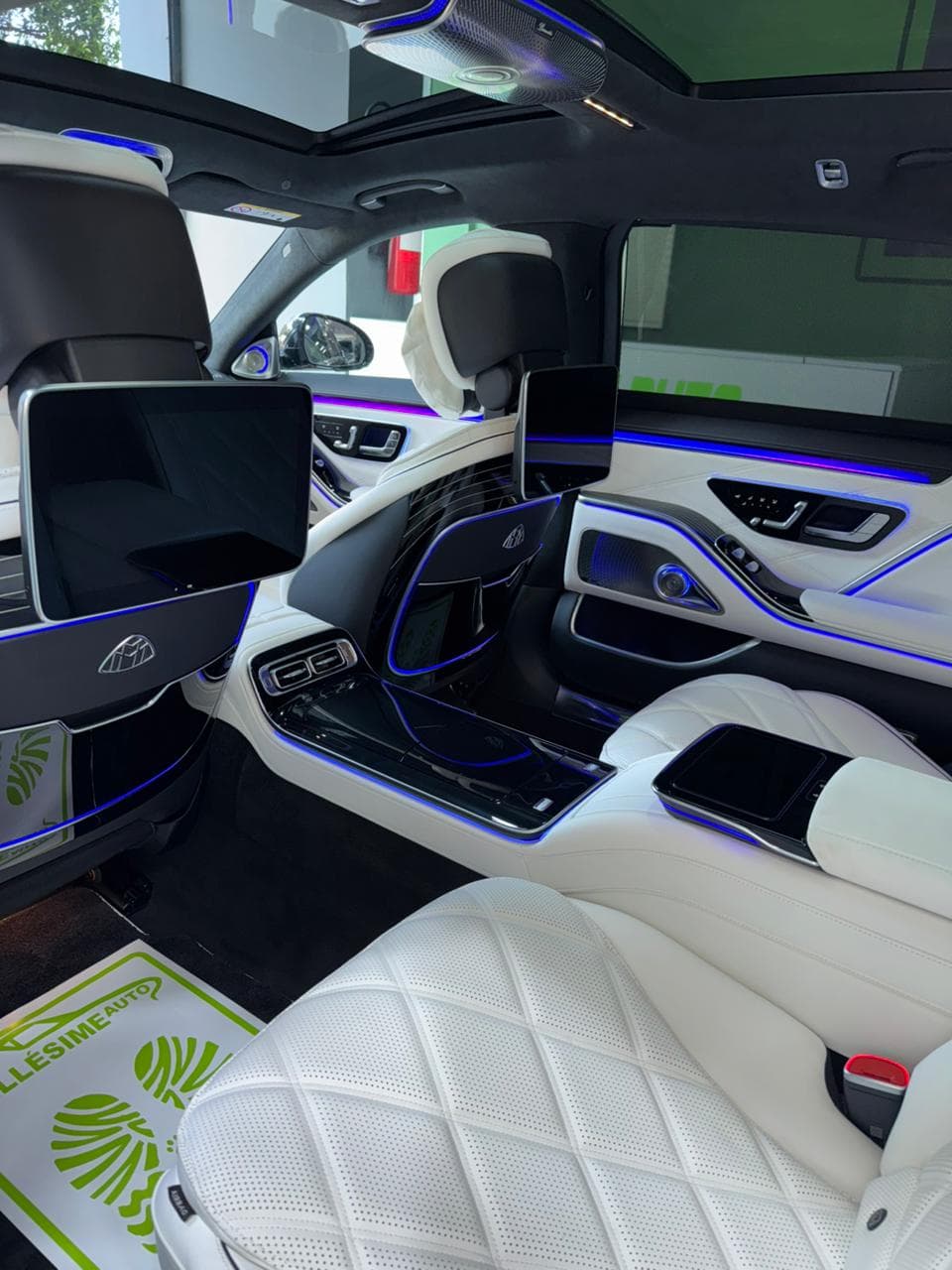 Mercedes-benz MAYBACH 2026